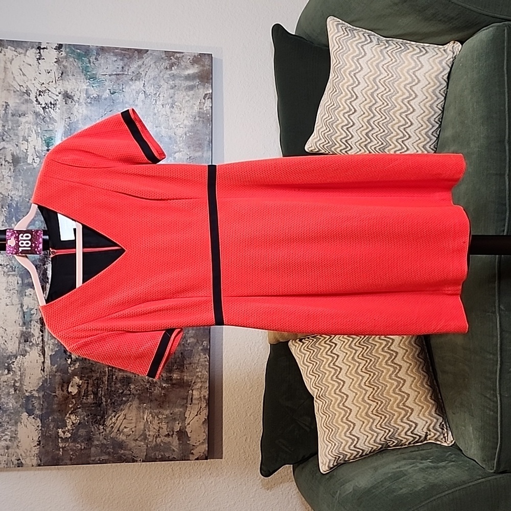 186 HUGO BOSS Textured Dress sz 8
